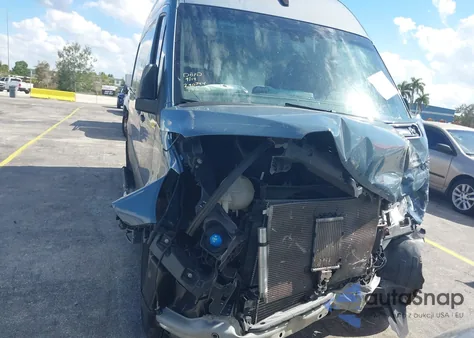 2019 Mercedes-Benz Sprinter 2500 Standard Roof V6 z USA, uszkodzony, nr VIN WD4PF0CD5KT003981